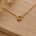 Collar letra bubble