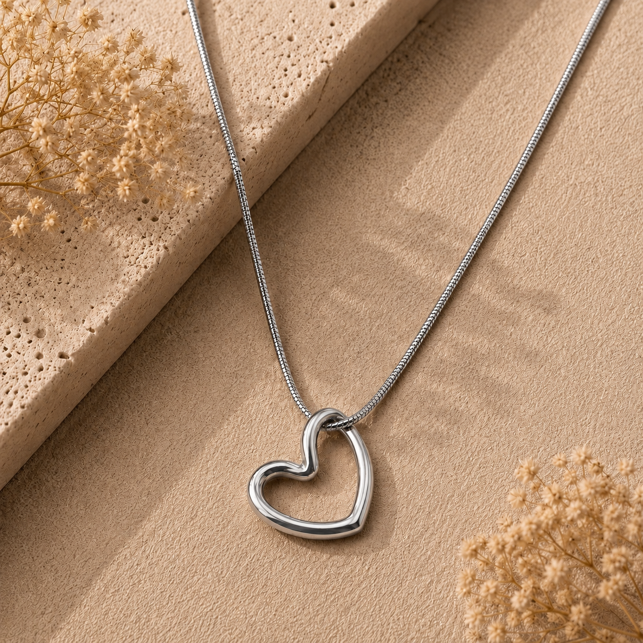 Collar corazón abierto plateado