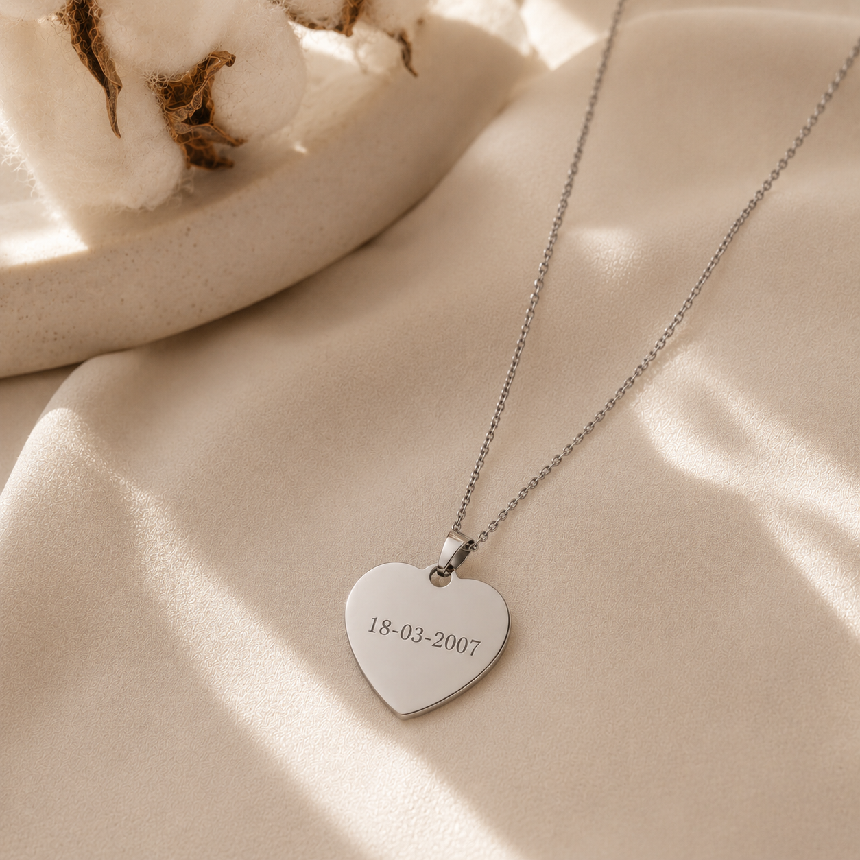 Collar corazón plateado