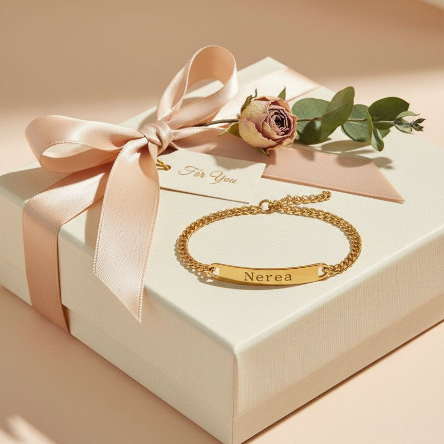 Esclava mujer dorada