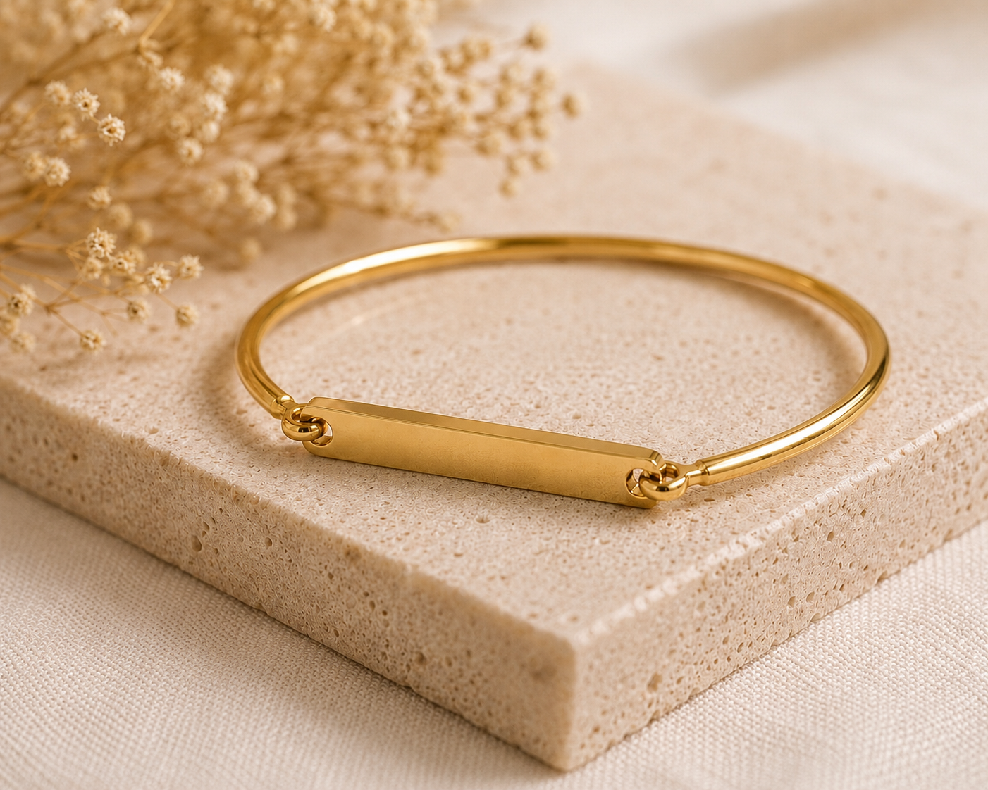Brazalete cerrado dorado