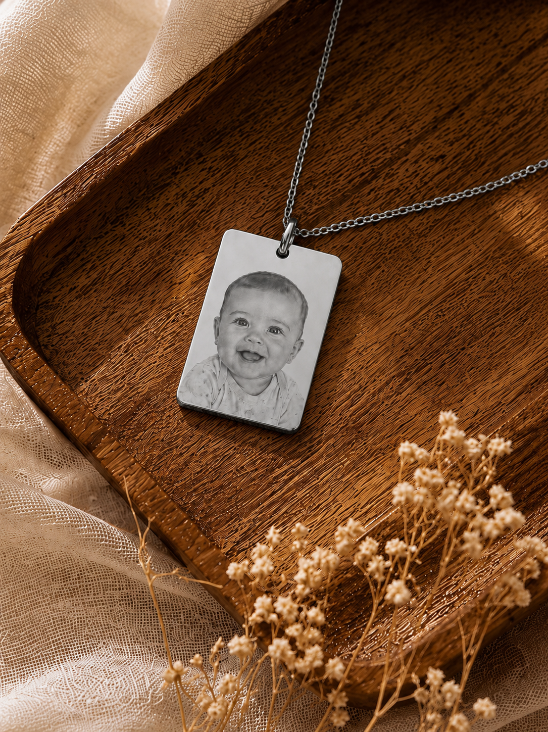 Collar placa plateado