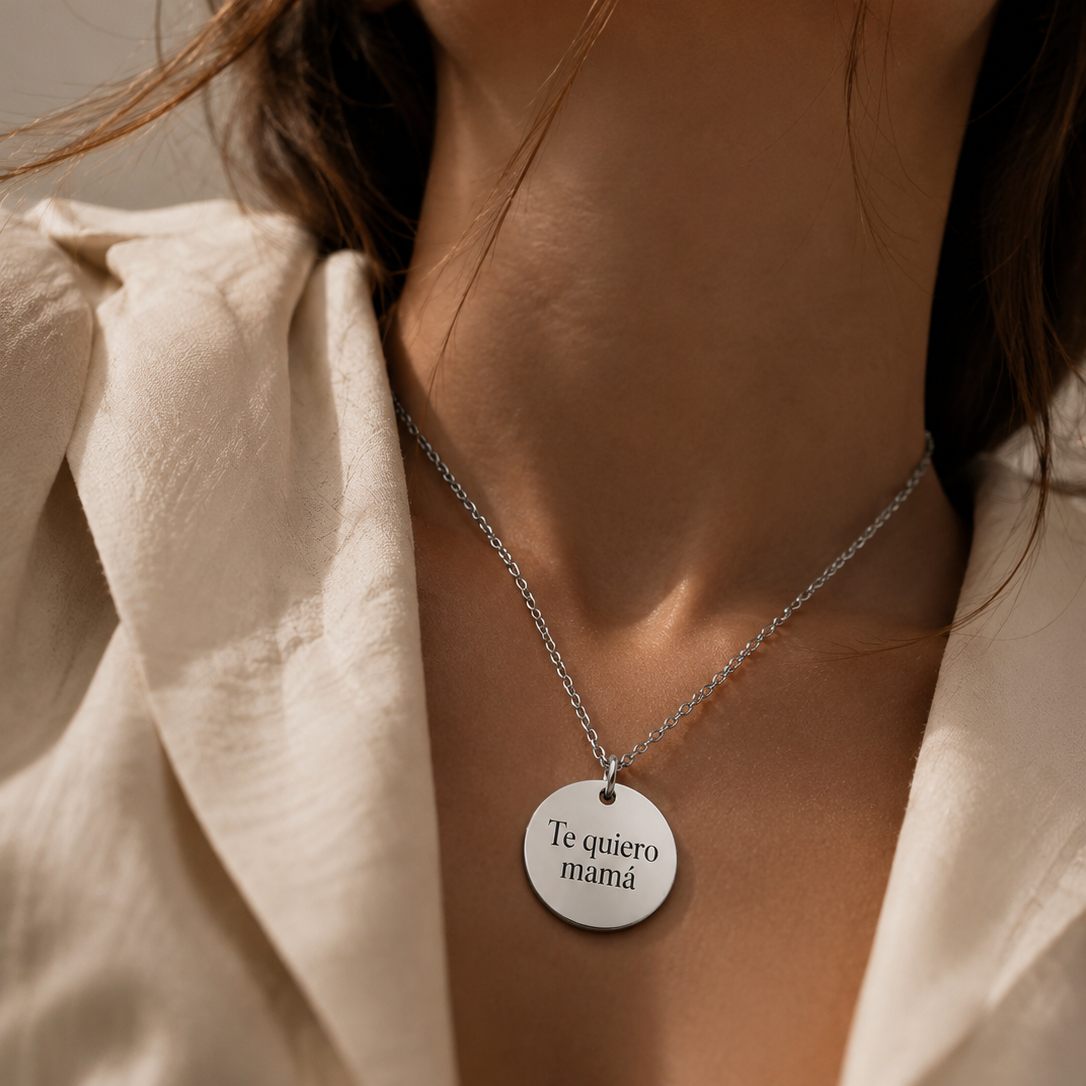 Collar medalla plateada