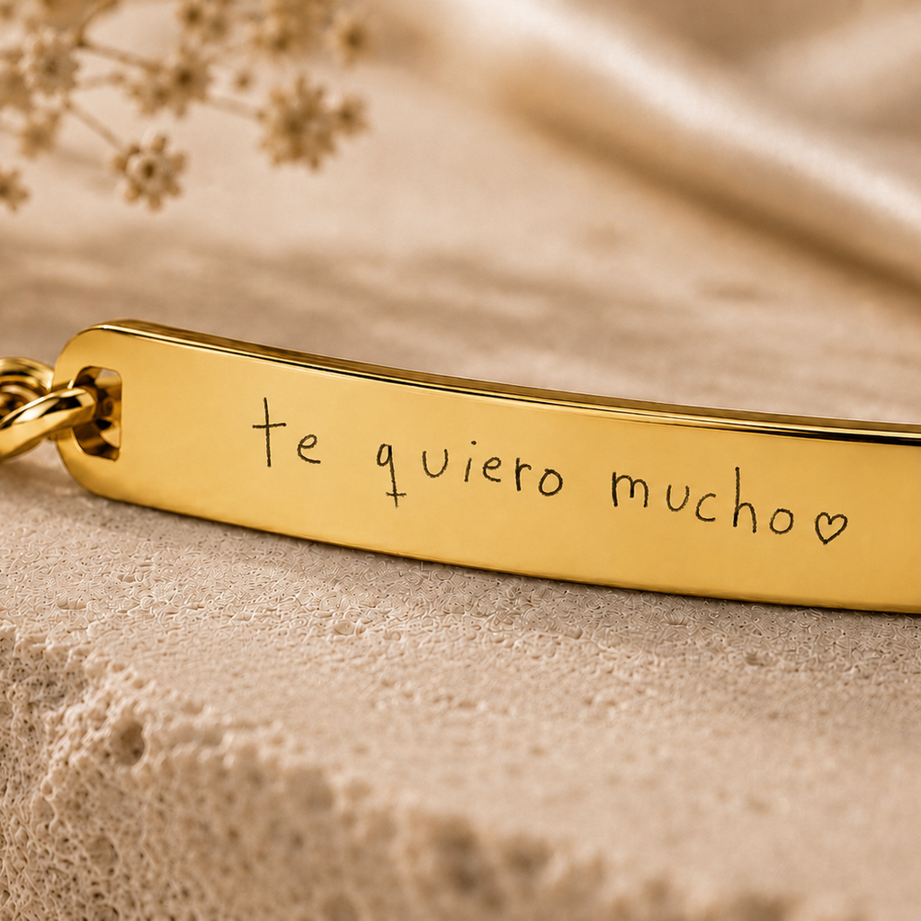 Esclava mujer dorada