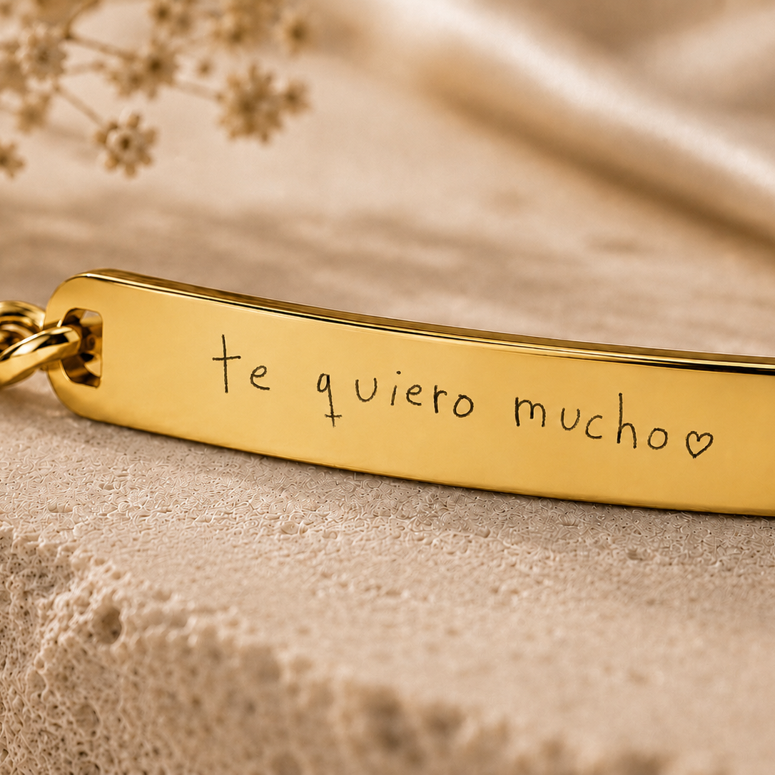 Esclava mujer dorada