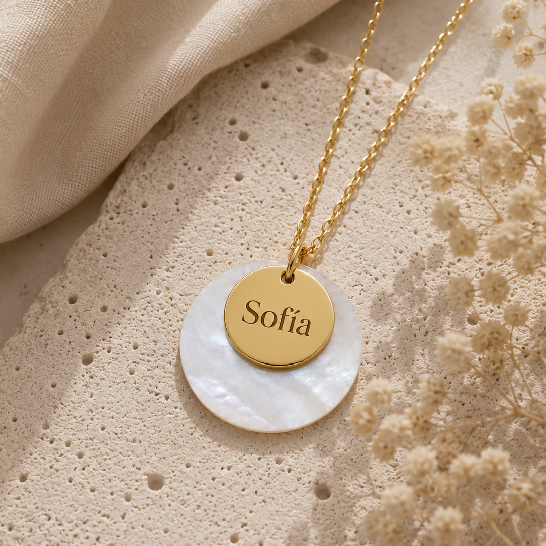 Collar medalla nácar dorado