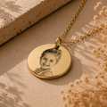 Collar medalla dorada