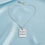 Collar placa plateado