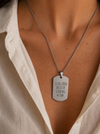Placa militar plateada hombre