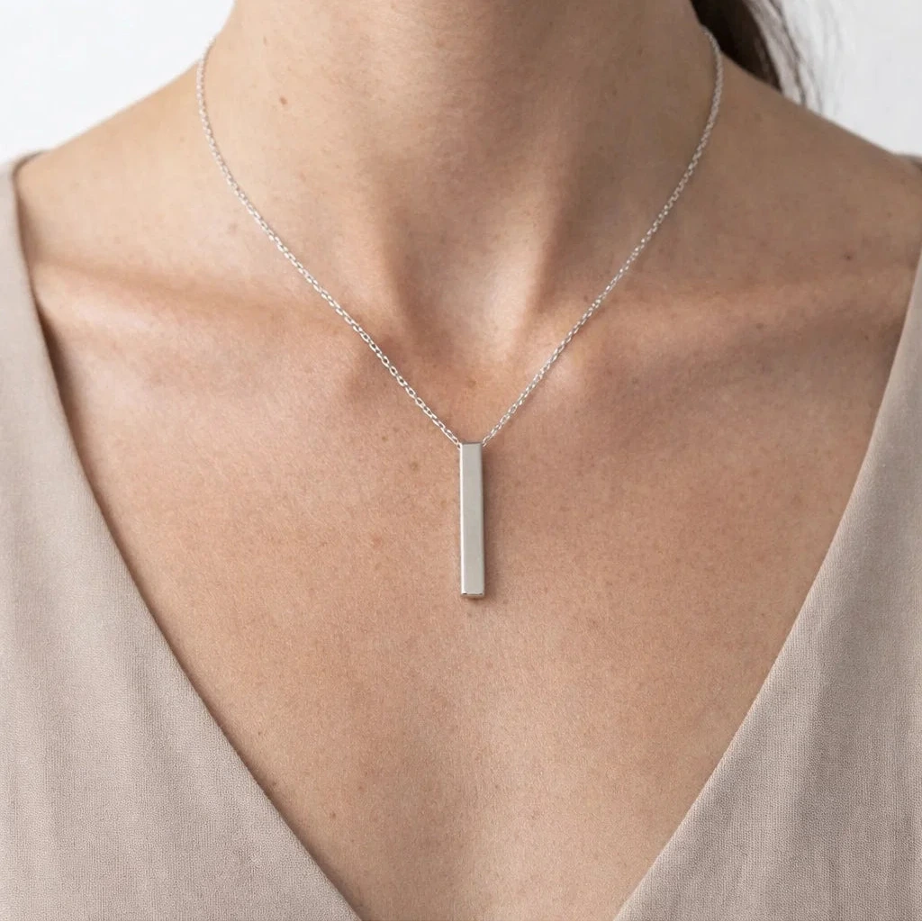 Collar columna plateado